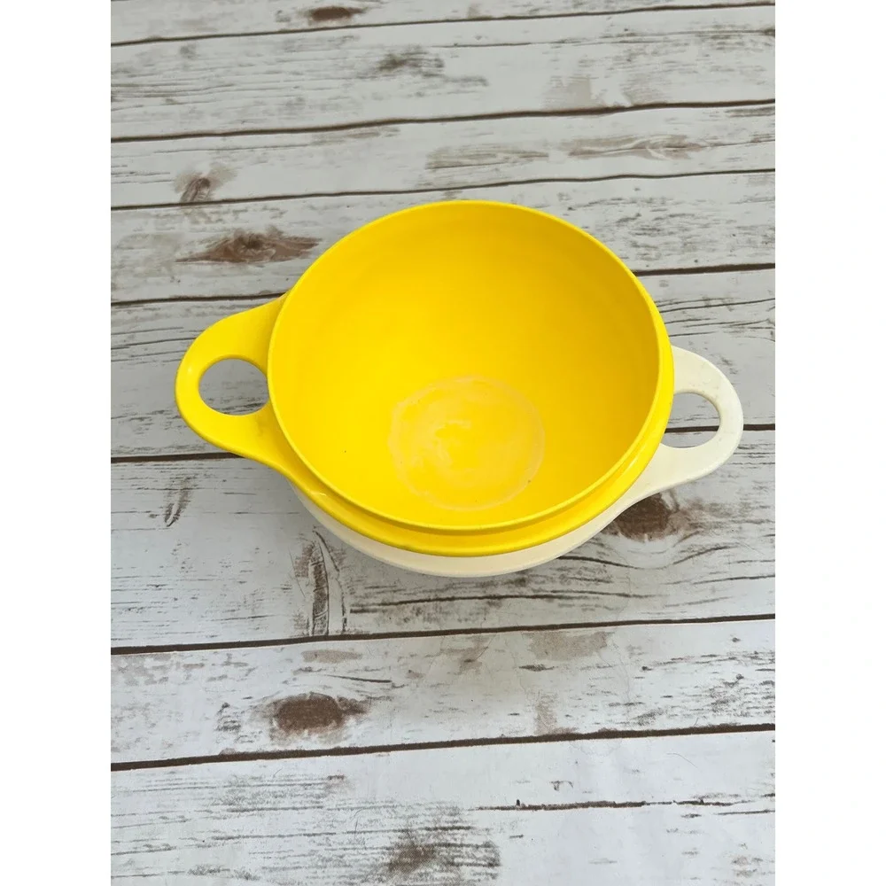Tupperware handles country or